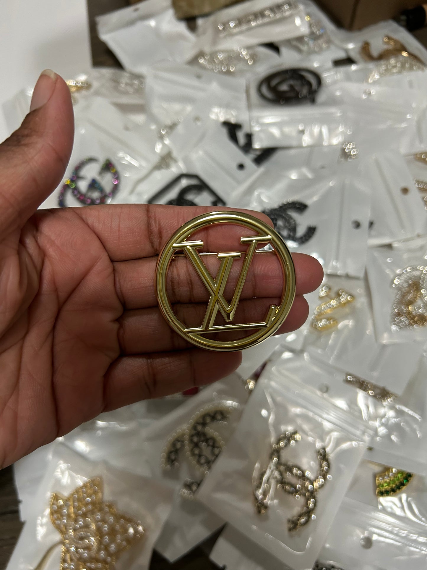 $20+ Luxe Line Brooches